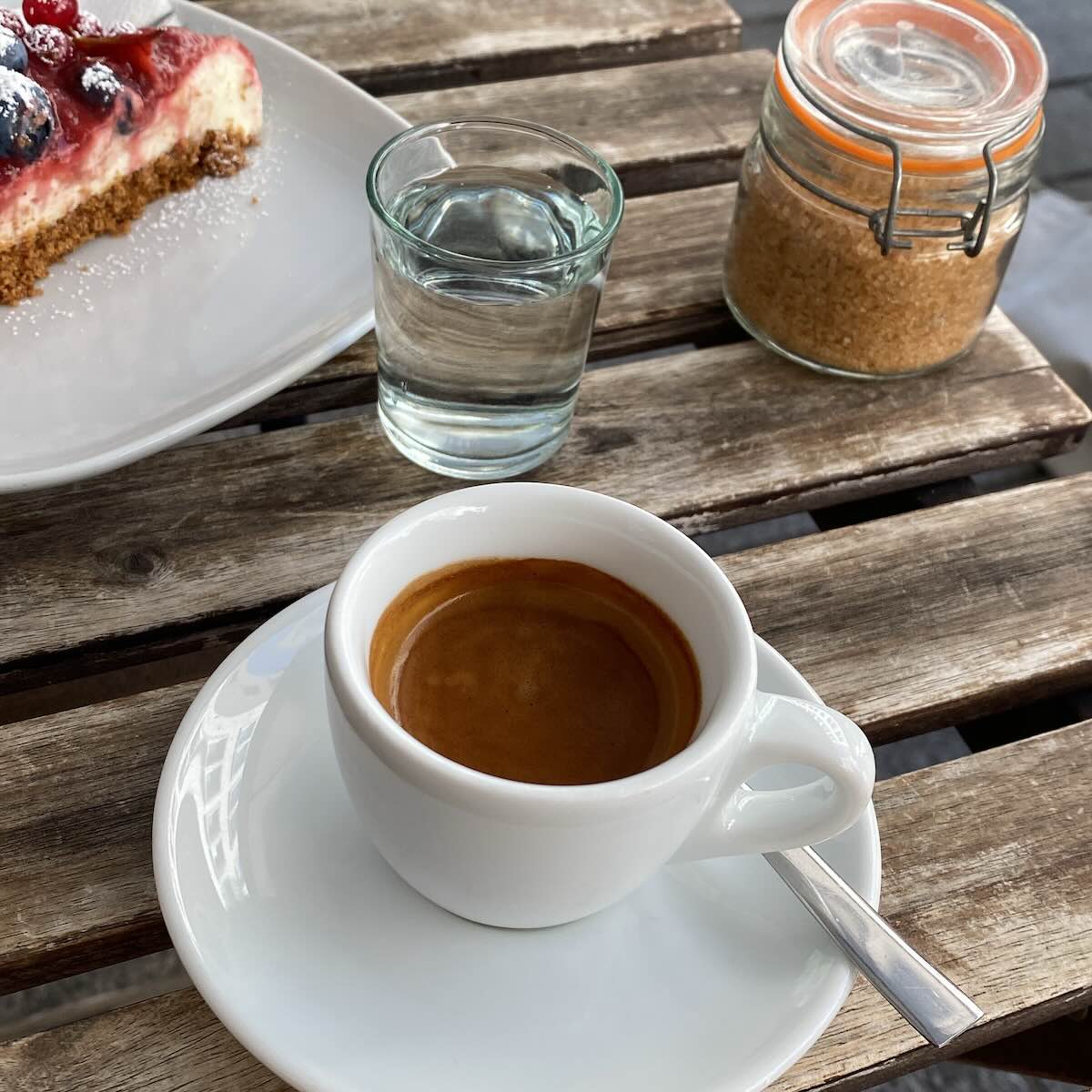 Kaffeepause mit Espresso in Würzburg